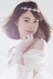 [Grands esprits de la bande dessinée hebdomadaire] Ikuta Erika Ikuta Erika 2018 n ° 21-22 Magazine photo