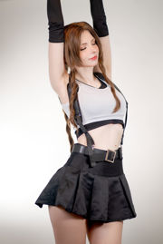 [Net Red COSER Photo] Pfirsichmilchig - Aerith Tifa Swap