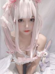 [COS Welfare] Cute Miss Sister Honey Juicy Cat Qiu - A Girl's Dream