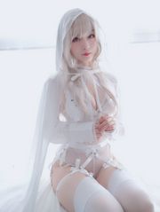 COSER Silver 81 "Pure White Saint" [Gadis COSPLAY]