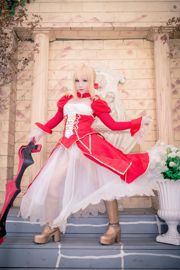 Coser Chihiro-sama "ชุดทางการของ Nero"