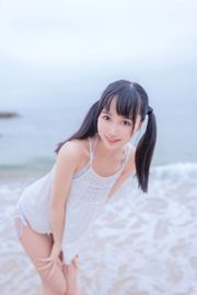 [Beauty Coser] Mu Mianmian OwO "White Bikini by the Sea"