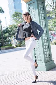 [Taiwan net celebrity beauty] Cai Yixin "Xinyi District Surroundings" Denim + Tights